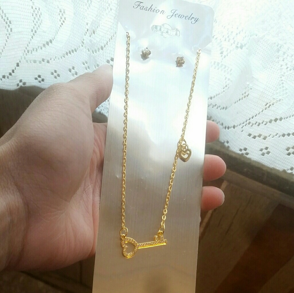 Gold key necklace with matching earings